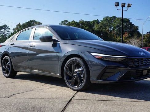 New 2026 Hyundai Elantra SEL Sport Premium FWD image 2
