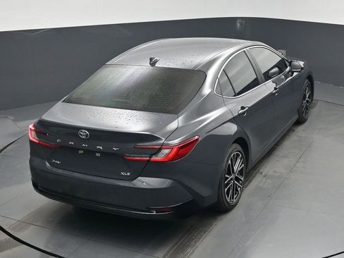 Used 2025 Toyota Camry XLE image 40