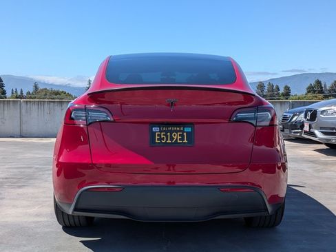 Used 2022 Tesla Model Y Performance AWD/4WD image 6