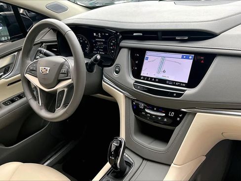 Used 2023 Cadillac XT5 Premium Luxury w/ Technology Package FWD image 31