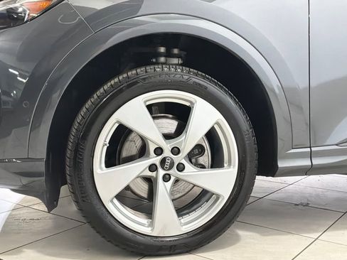 Used 2025 Audi Q5 Premium Plus w/ Premium Plus image 17