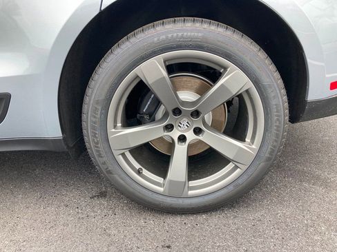 Used 2024 Porsche Macan image 9