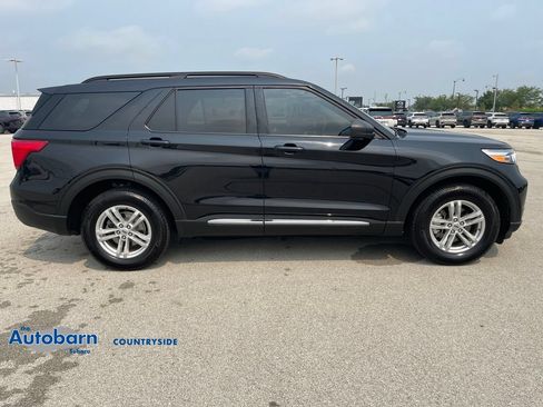 Used 2021 Ford Explorer XLT w/ Equipment Group 202A AWD/4WD image 6
