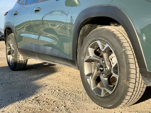 Certified 2025 Chevrolet Trax LT w/ Driver Confidence Package image 12