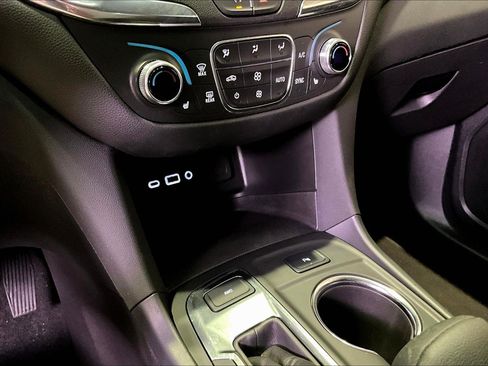 Used 2024 Chevrolet Equinox LT AWD/4WD image 16