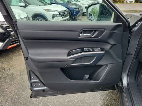 New 2026 Nissan Pathfinder SL w/ Cargo Package FWD image 5