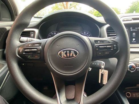Used 2018 Kia Sorento FWD image 21