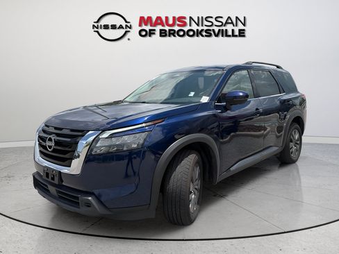 Certified 2024 Nissan Pathfinder SV FWD image 7