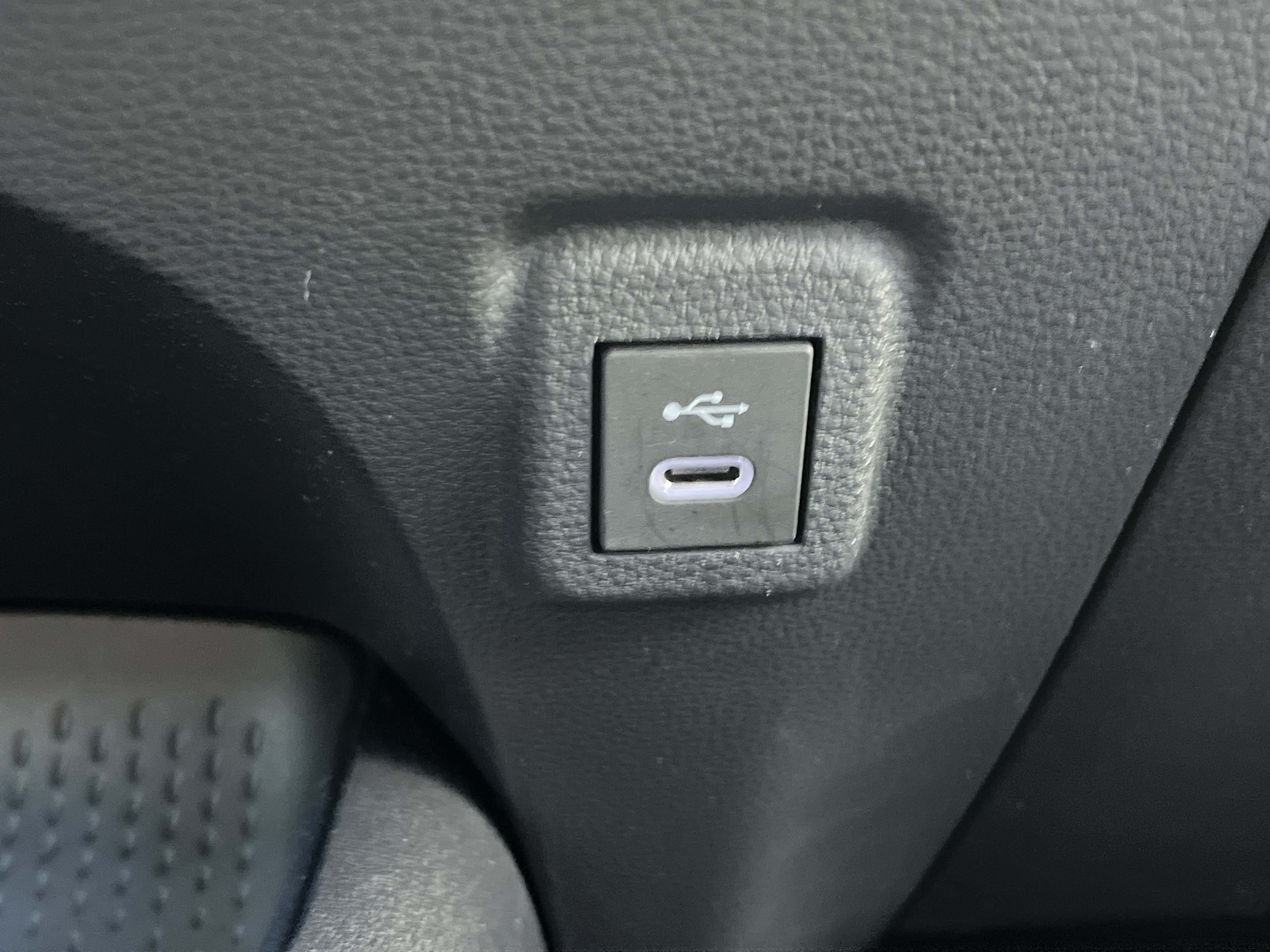 Used 2025 Toyota Corolla LE FWD image 36