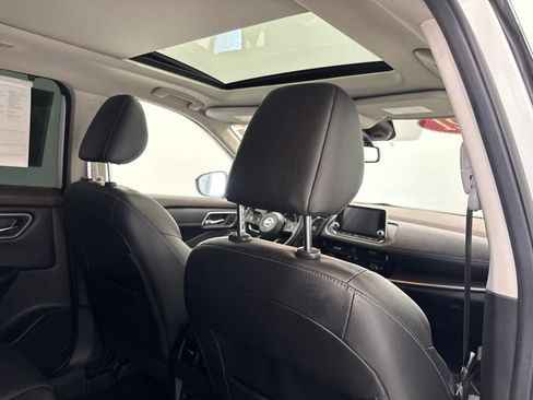 Used 2021 Nissan Rogue SL AWD/4WD image 12