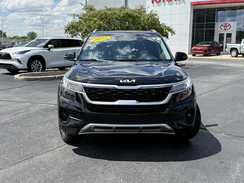Used 2023 Kia Seltos EX AWD/4WD image 2