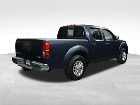 Used 2016 Nissan Frontier SV w/ SV Value Truck Package AWD/4WD image 5