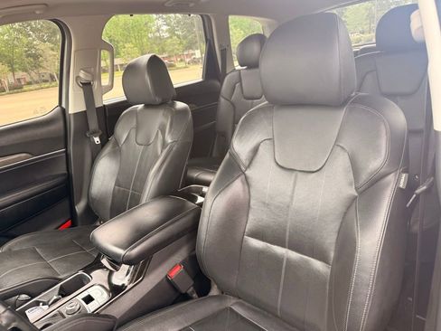 Used 2022 Kia Telluride EX w/ EX Premium Package image 14