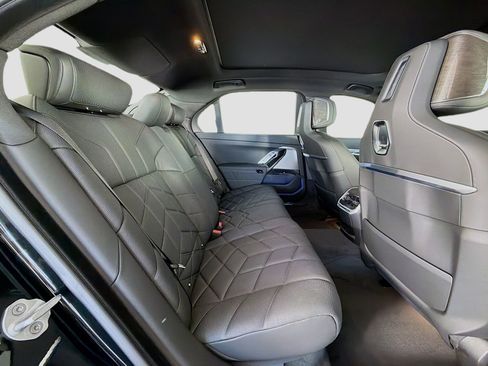 New 2026 BMW i7 xDrive60 AWD/4WD image 29