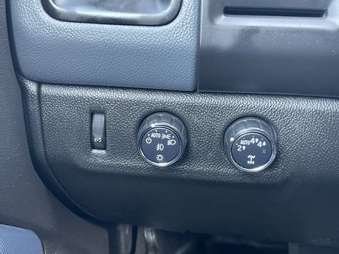 Used 2017 Chevrolet Colorado Z71 AWD/4WD image 14