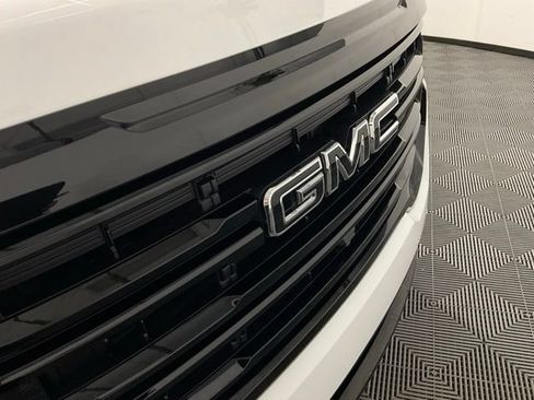 Used 2023 GMC Acadia SLT w/ Elevation Edition AWD/4WD image 10