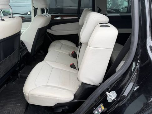 Used 2017 Mercedes-Benz GLS 450 4MATIC image 4