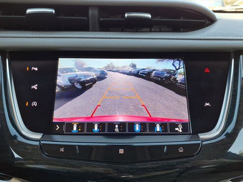 Used 2020 Cadillac XT6 Premium Luxury image 21