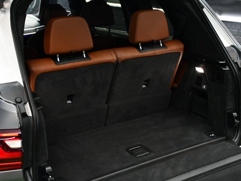 Used 2022 BMW X7 M50i w/ Executive Package image 51