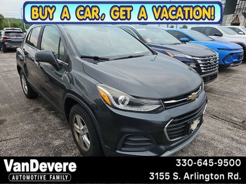 Used 2018 Chevrolet Trax LT w/ LT Convenience Package FWD image 1