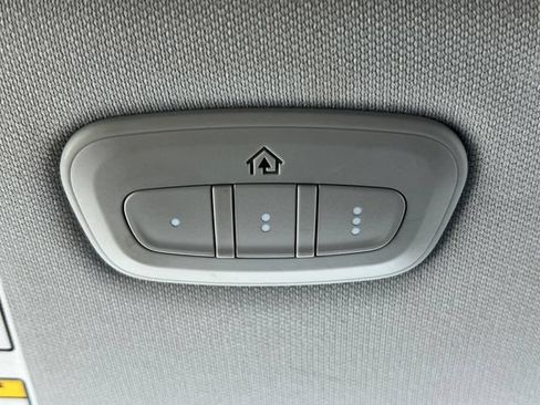 Used 2019 Jeep Cherokee Limited AWD/4WD image 31