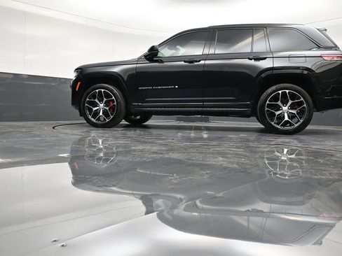 Used 2023 Jeep Grand Cherokee Summit image 21