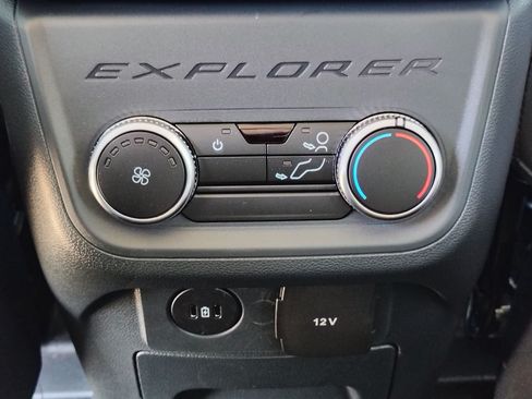 New 2026 Ford Explorer Active w/ Active Comfort Package RWD image 30