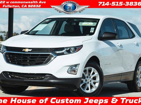 Used 2018 Chevrolet Equinox LS image 1