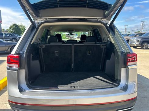 Used 2025 Volkswagen Atlas SE AWD/4WD image 10