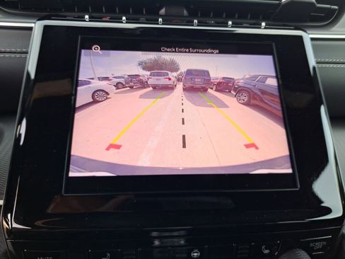 New 2025 Jeep Grand Cherokee Altitude image 9