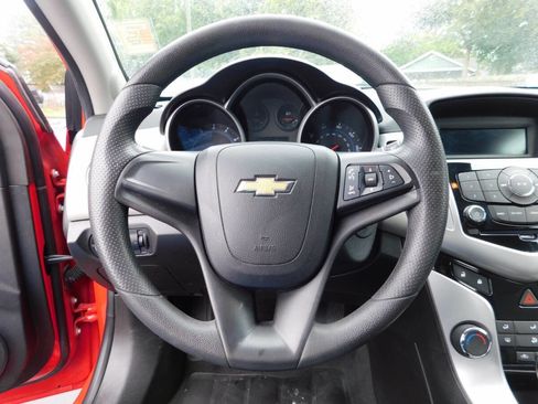 Used 2014 Chevrolet Cruze LS image 8