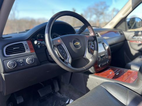 Used 2013 Chevrolet Tahoe LTZ image 17