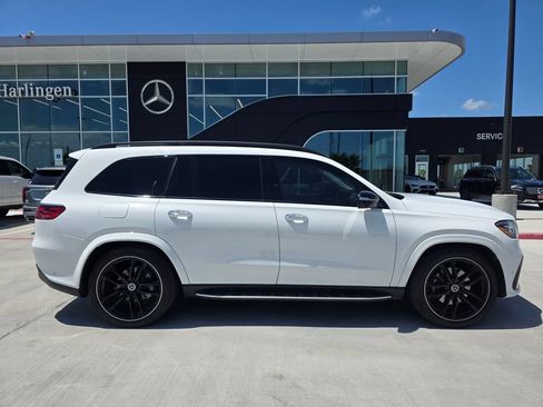 Used 2024 Mercedes-Benz GLS 580 4MATIC image 8
