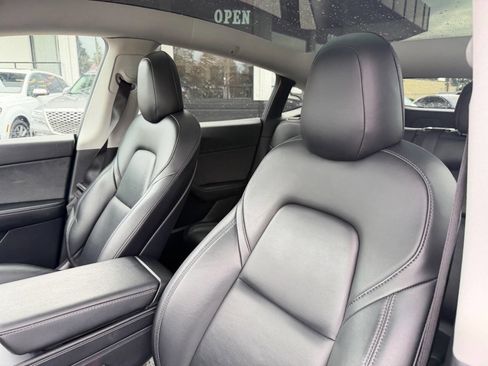 Used 2021 Tesla Model Y Long Range image 33