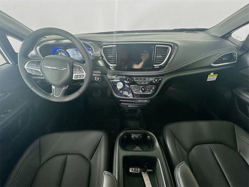 New 2025 Chrysler Pacifica Select w/ Fav Edition Package image 9