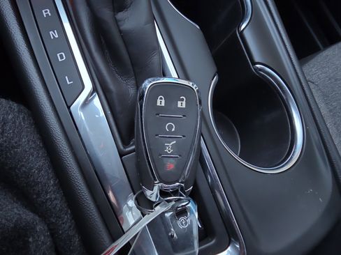 Used 2022 Chevrolet Equinox LT image 41