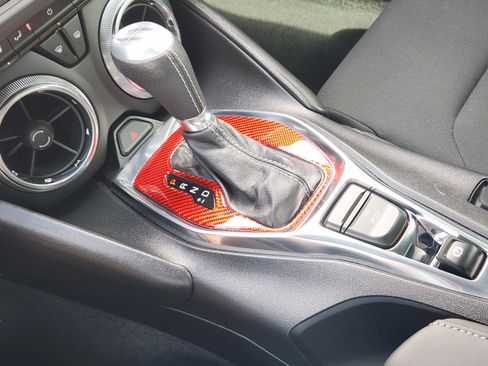 Used 2020 Chevrolet Camaro SS RWD image 13