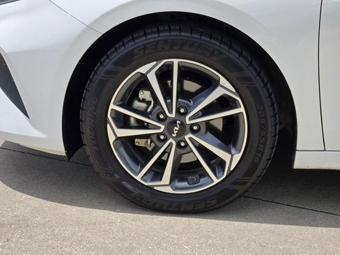 Certified 2023 Kia Forte LXS FWD image 14