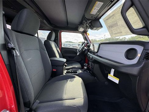 New 2025 Jeep Gladiator Willys image 15