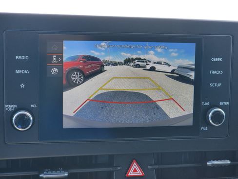 Used 2025 Kia Sportage LX image 22