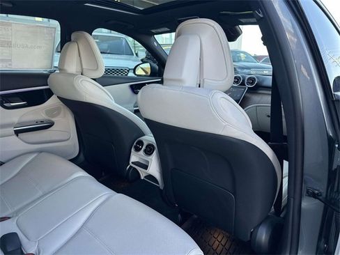 Used 2023 Mercedes-Benz C 300 4MATIC Sedan image 51
