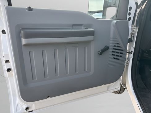 Used 2011 Ford F350 XL w/ Skid Plate Pkg AWD/4WD image 8