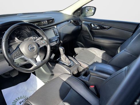 Used 2022 Nissan Rogue Sport SL w/ Premium Package image 4