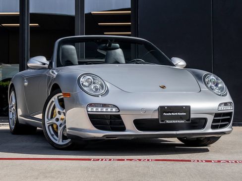 Used 2010 Porsche 911 Carrera S RWD image 6