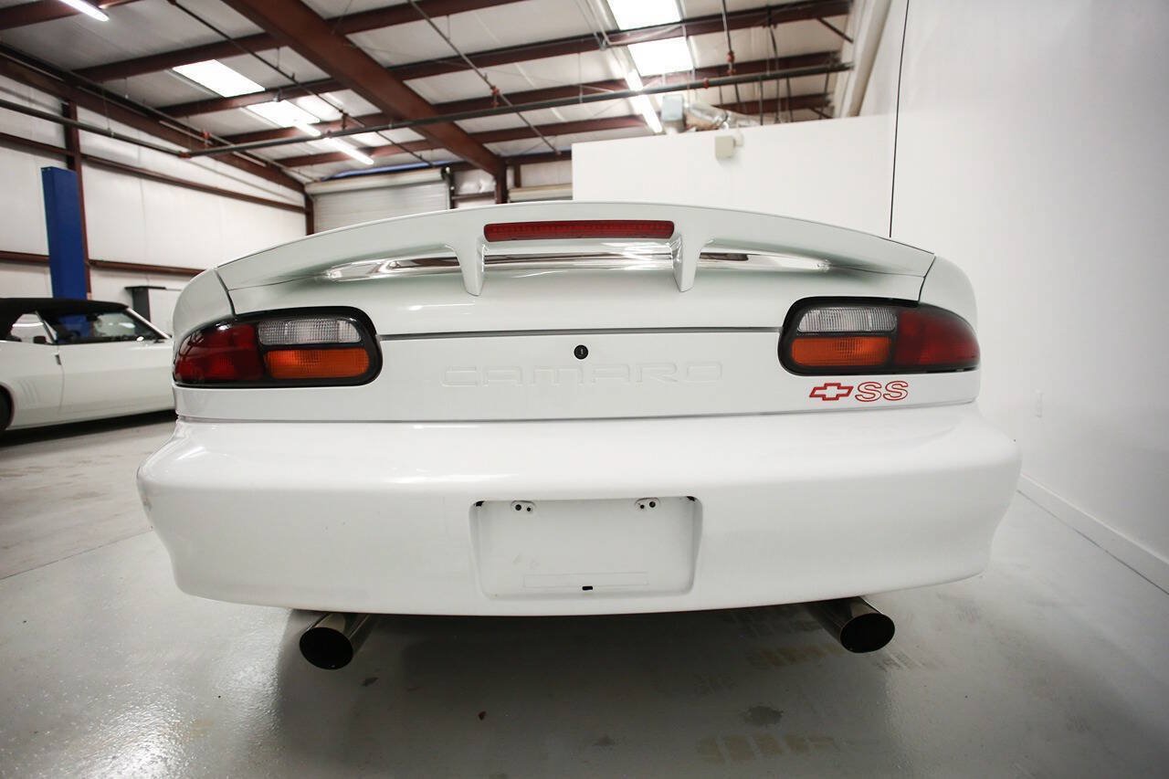 Used 2000 Chevrolet Camaro Z28 w/ SS Performance/Appearance Pkg RWD image 6