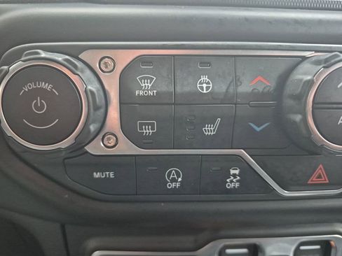 Used 2021 Jeep Wrangler Unlimited Sahara image 22