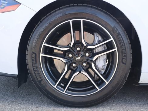 Used 2022 Ford Mustang GT Premium w/ Equipment Group 401A RWD image 11