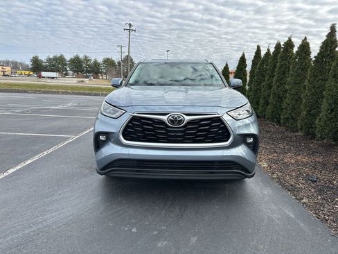 Certified 2020 Toyota Highlander XLE image 3