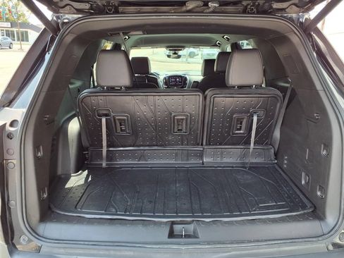 Used 2022 Chevrolet Traverse RS w/ LPO, Floor Liner Package AWD/4WD image 24