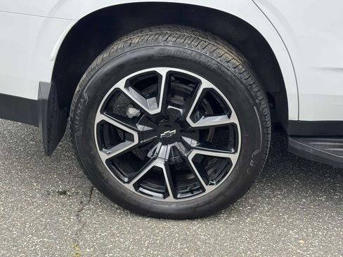 Used 2024 Chevrolet Tahoe RST w/ Luxury Package AWD/4WD image 9